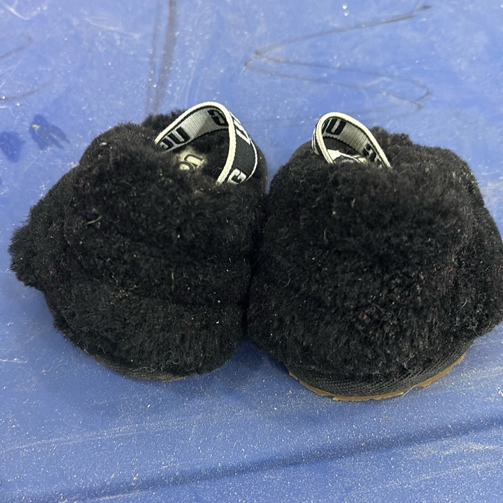 Ugg fluff yeah slides